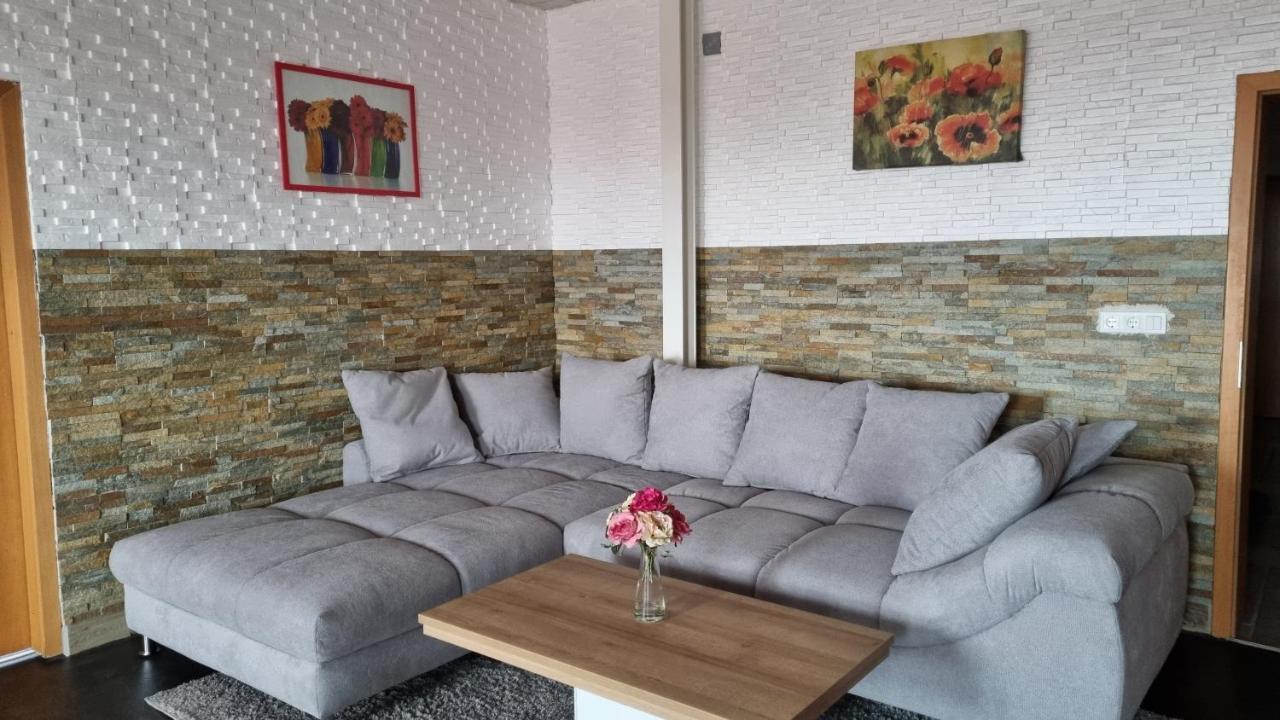 Modern Eingerichtete 3-Zi-Ferienwohnung Zu Vermieten Леффінген Екстер'єр фото
